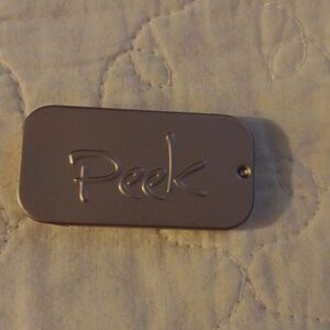 🍭5/$25 Peek Eyeshadow